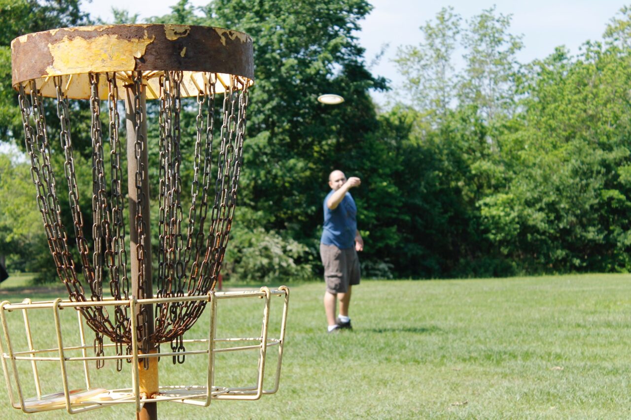 Tips-For-Throwing-a-Disc-Golf-Shot.jpg